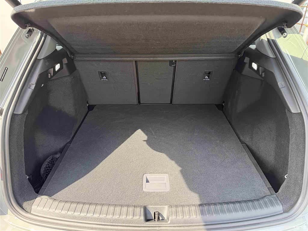 Audi Q4 e-tron, 2025 8