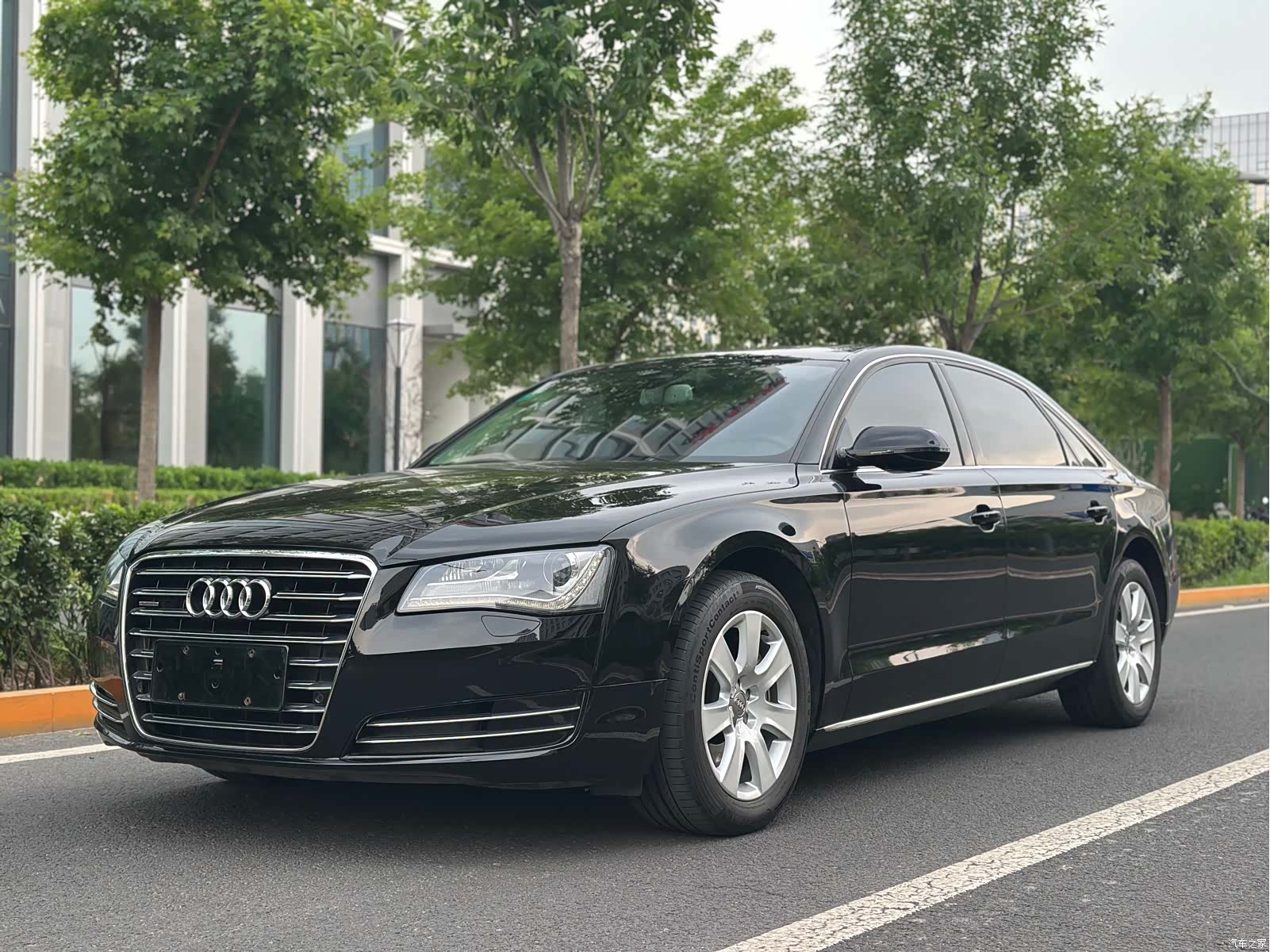 Audi A8L, 2012 1