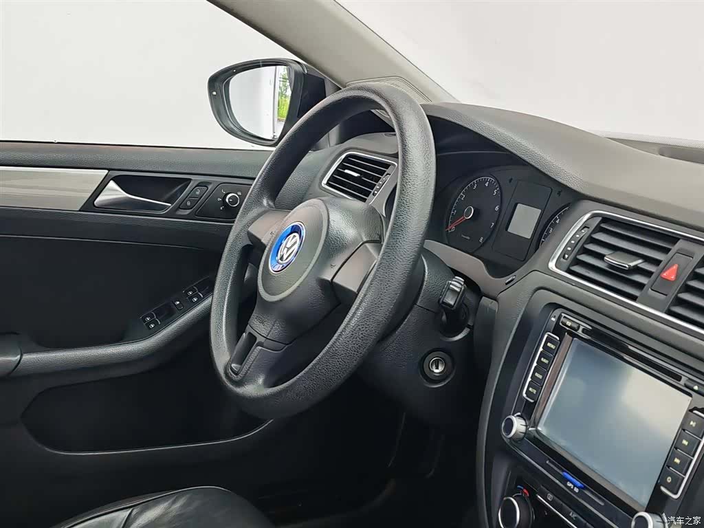 Volkswagen Sagitar, 2013 22