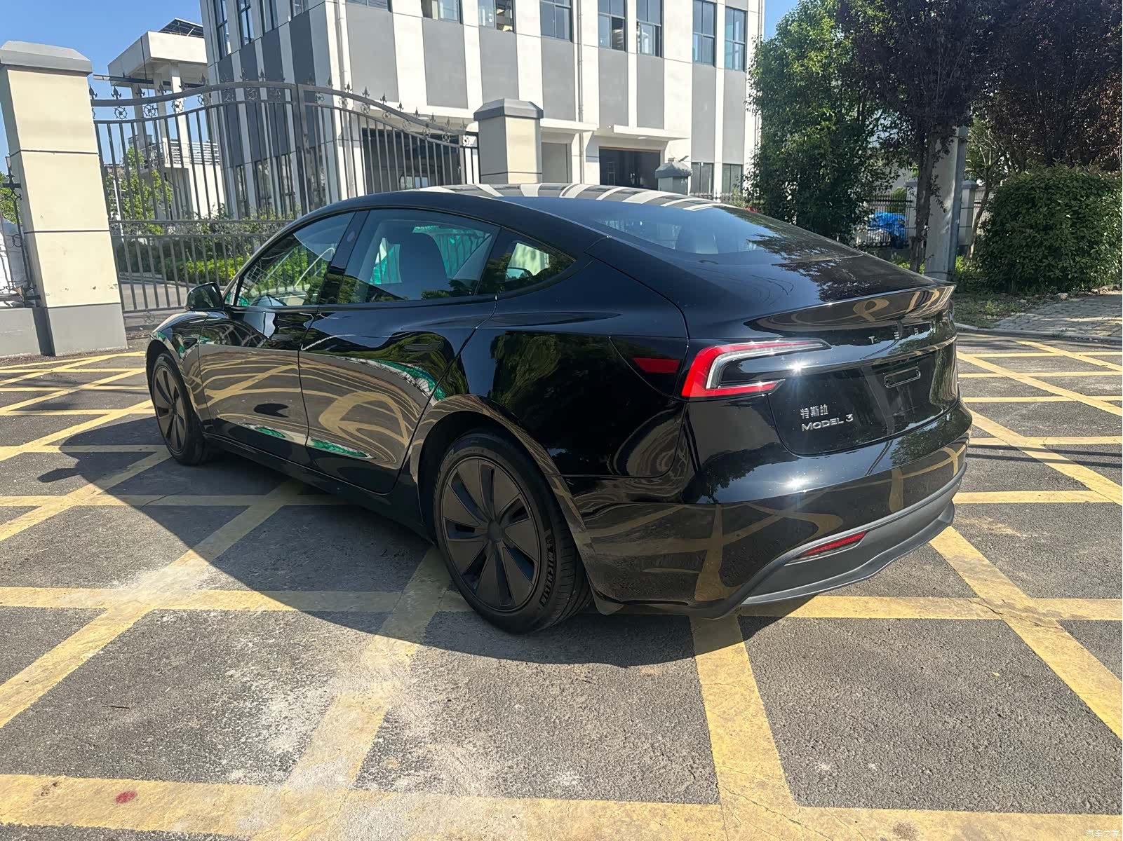 Tesla Model 3, 2023 все фото