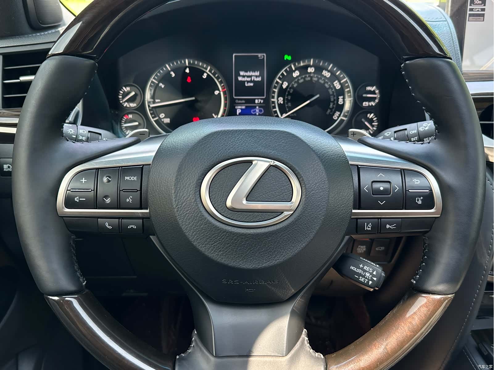 Lexus LX, 2022 10
