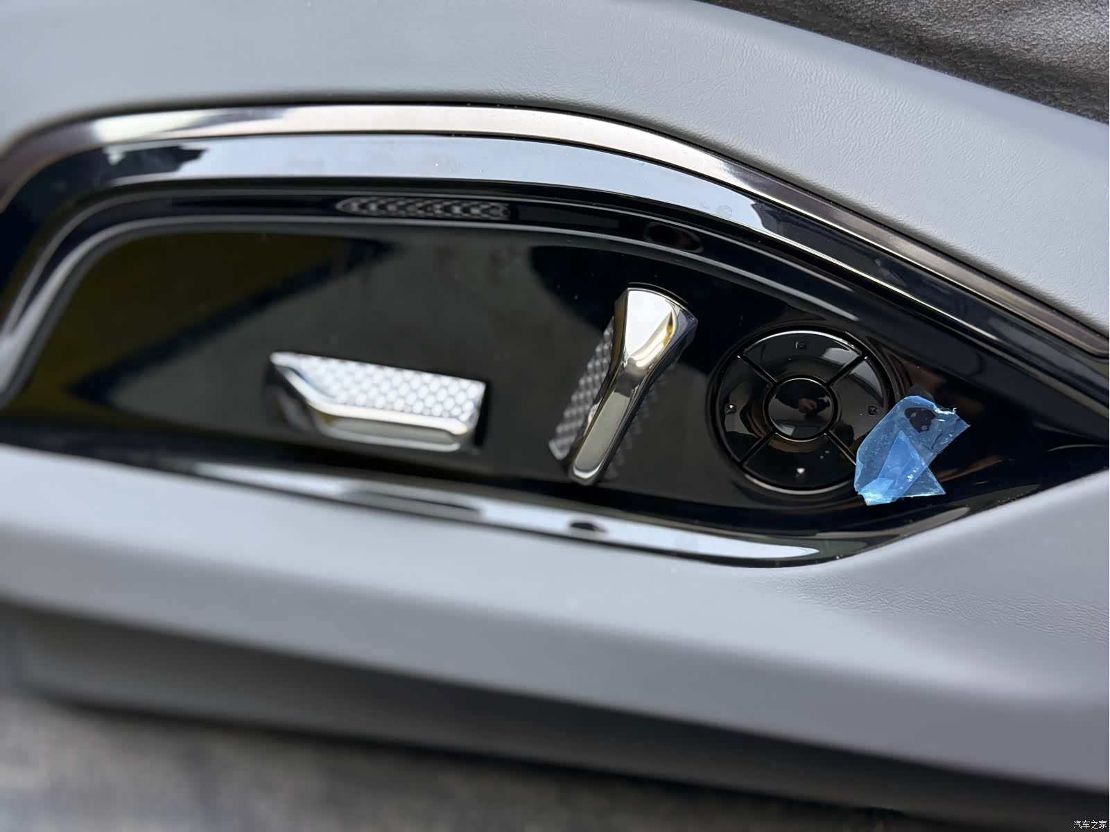 Lotus ELETRE, 2026 25