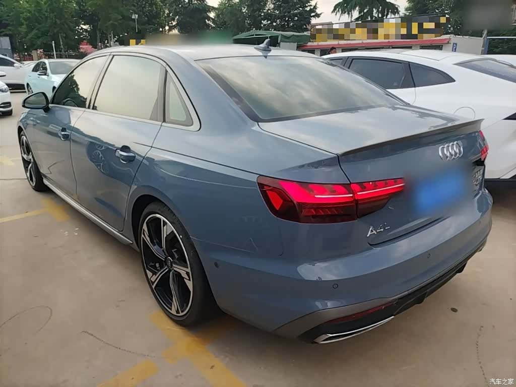 Audi A4L, 2023 все фото