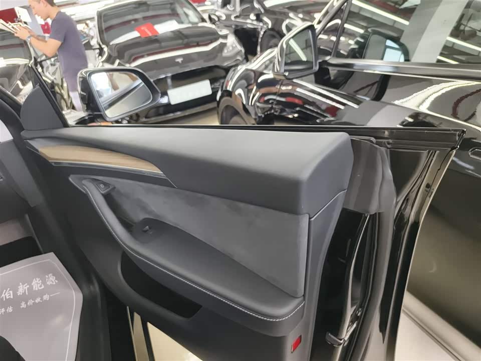 Tesla Model Y Tesla Model Y