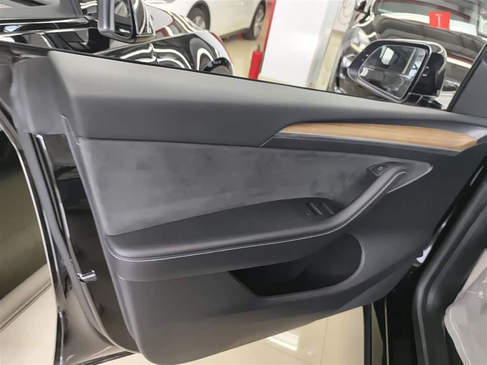 Tesla Model Y Tesla Model Y