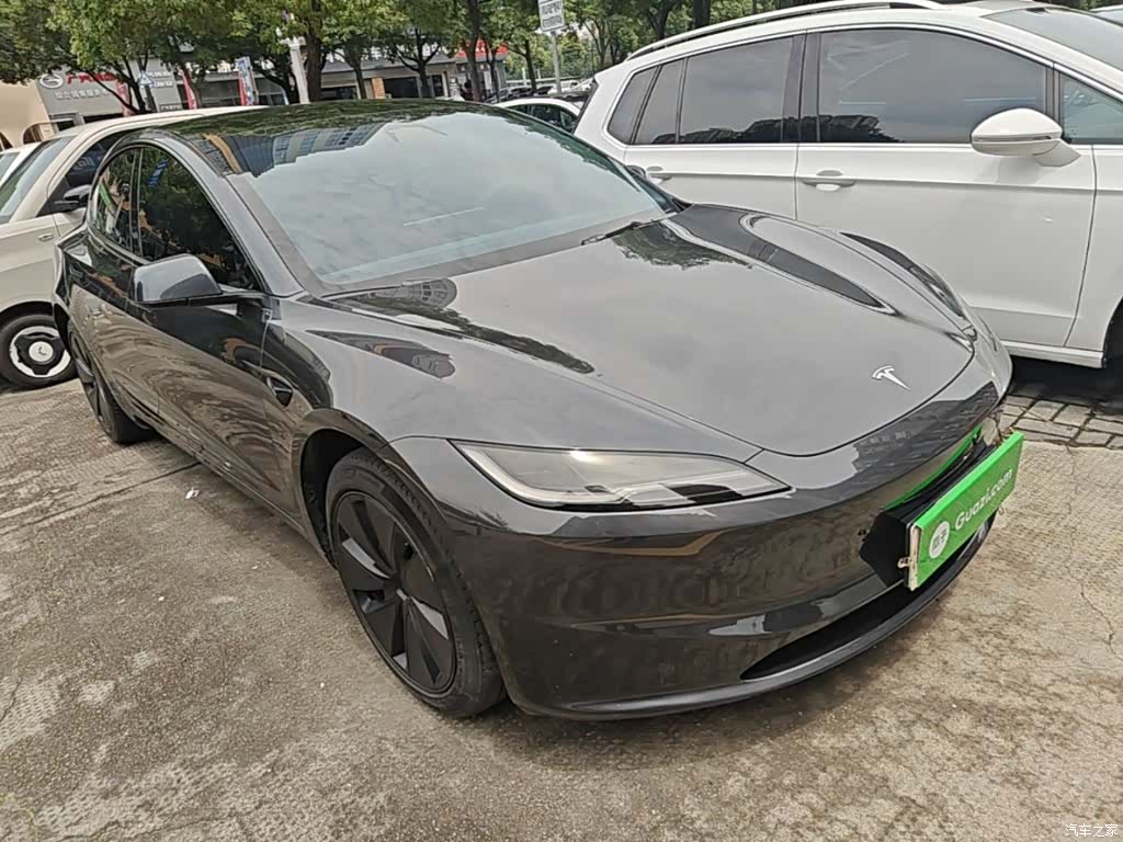 Tesla Model 3, 2024 4