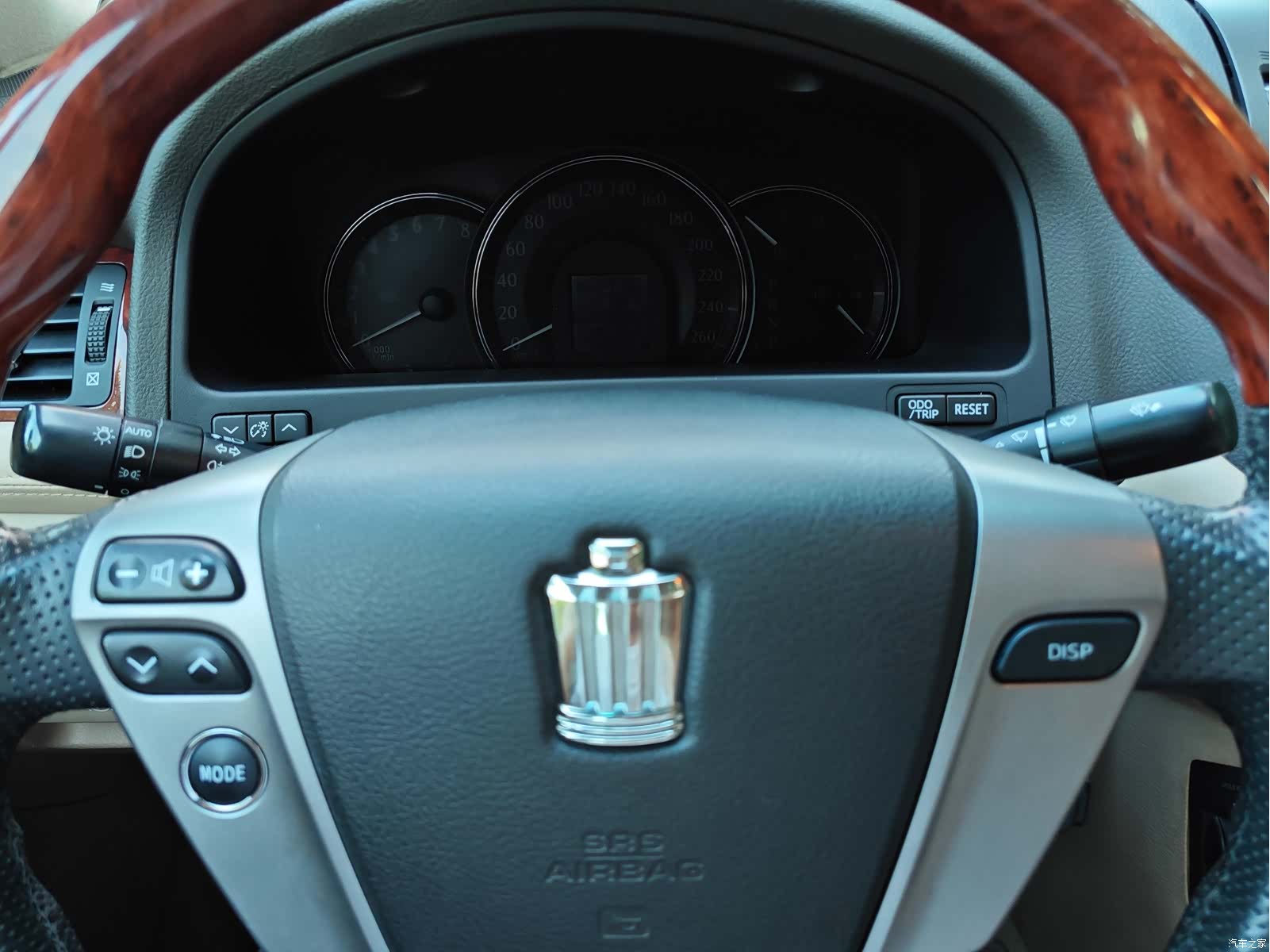 Toyota Crown, 2013 8