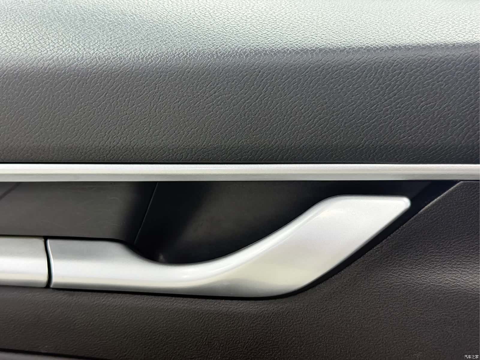 Geely Emgrand, 2022 15