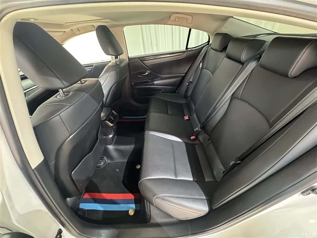 Lexus ES, 2020 19