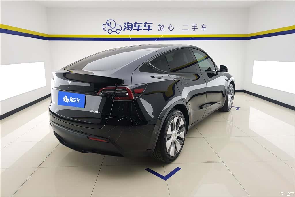 Tesla Model Y, 2021 3