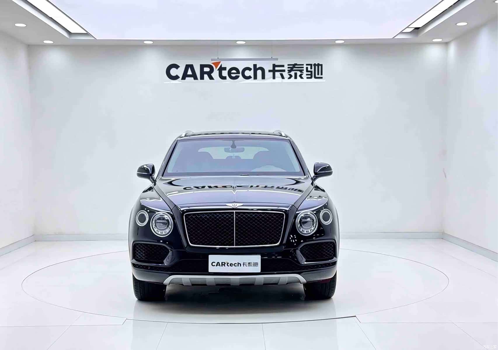 Bentley Bentayga, 2018 6