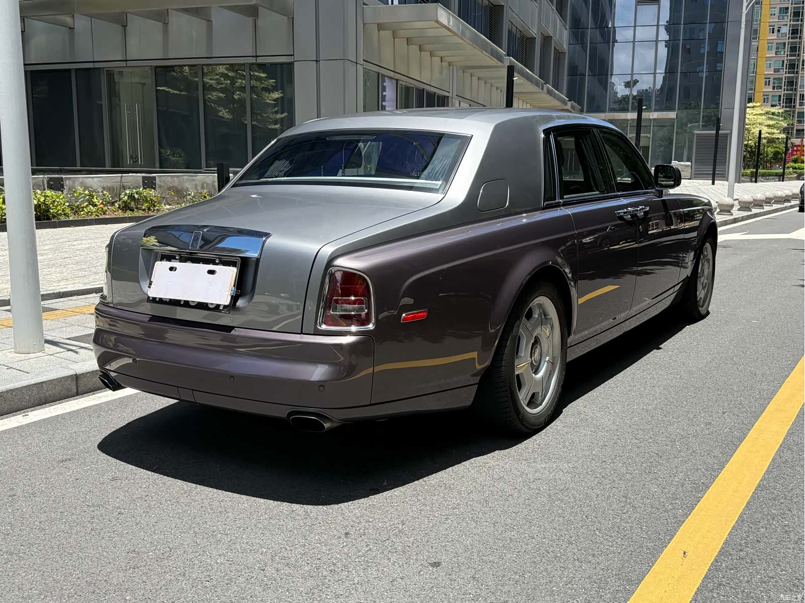Rolls-Royce Phantom, 2012 все фото
