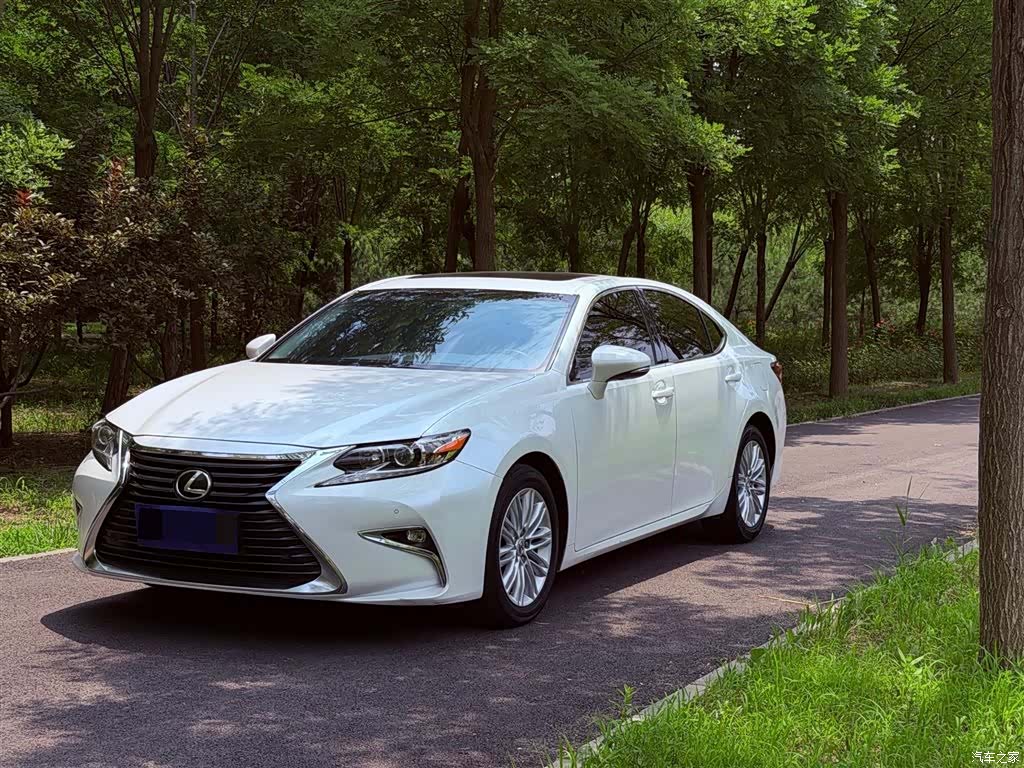 Lexus ES, 2016 1