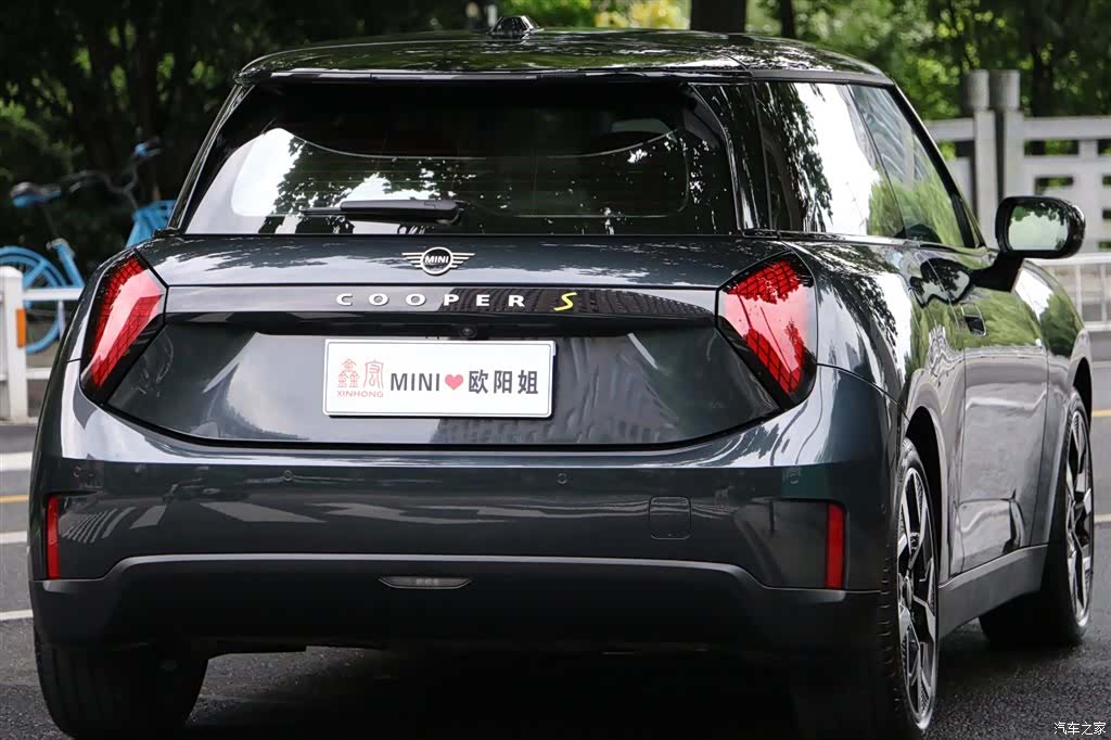 Mini Cooper, 2025 4