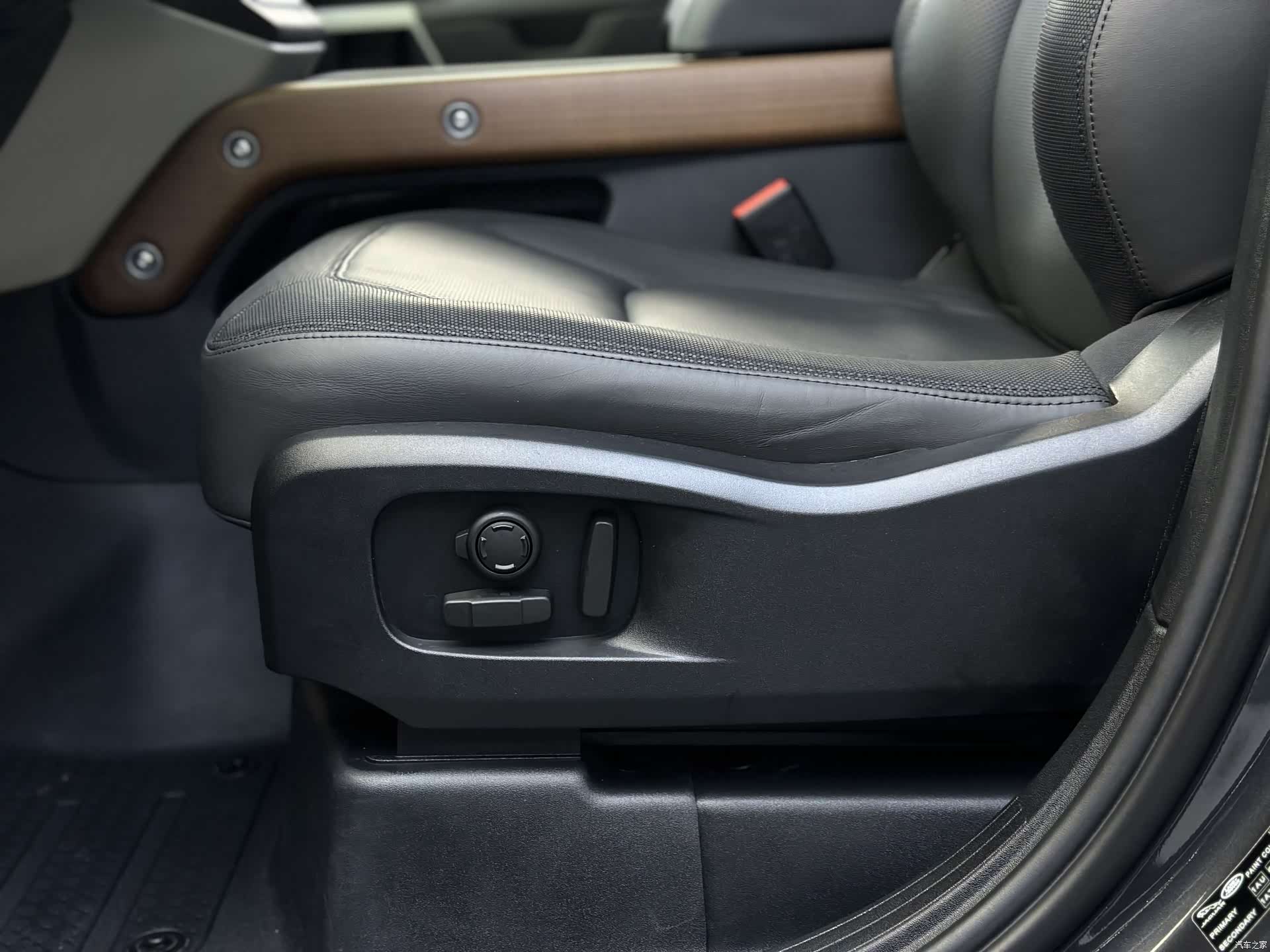 Land Rover Defender, 2023 17