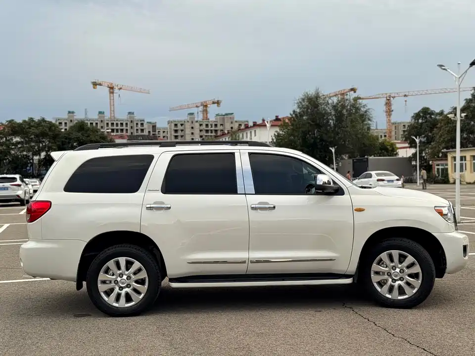 Toyota Sequoia