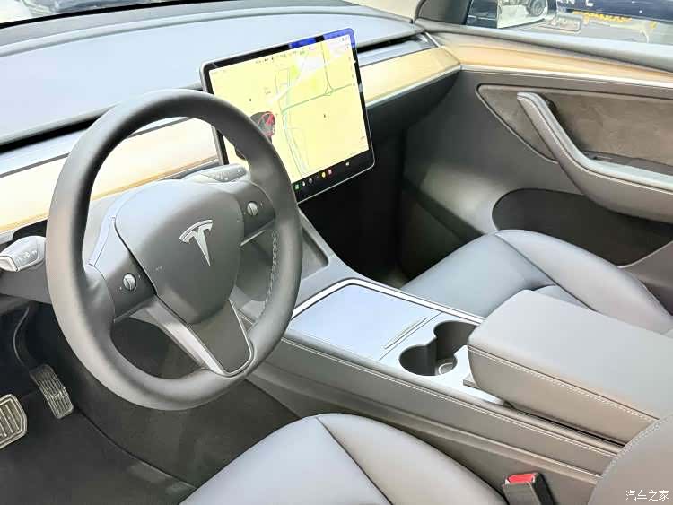 Tesla Model Y, 2023 все фото