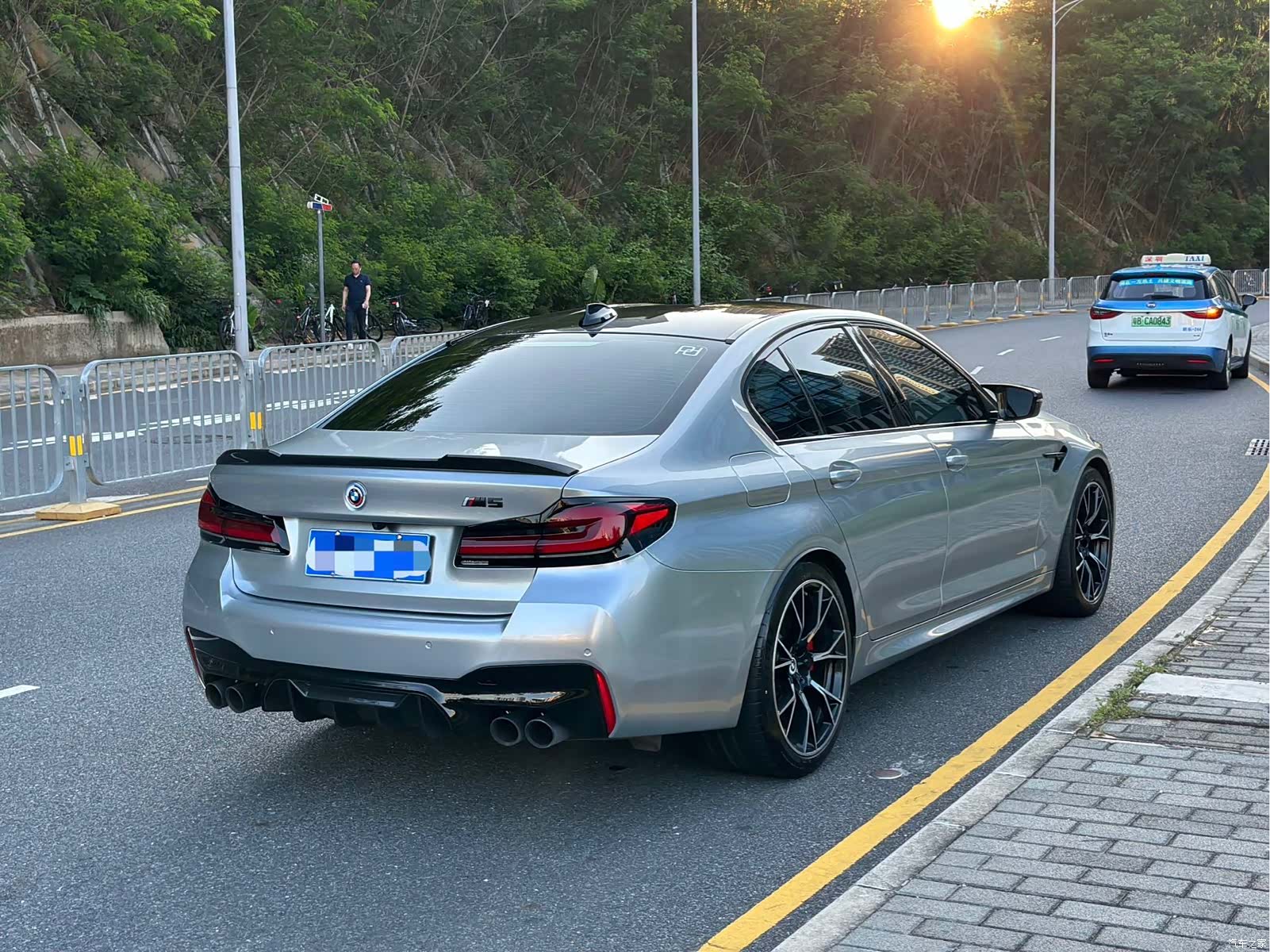 BMW M5, 2023 все фото