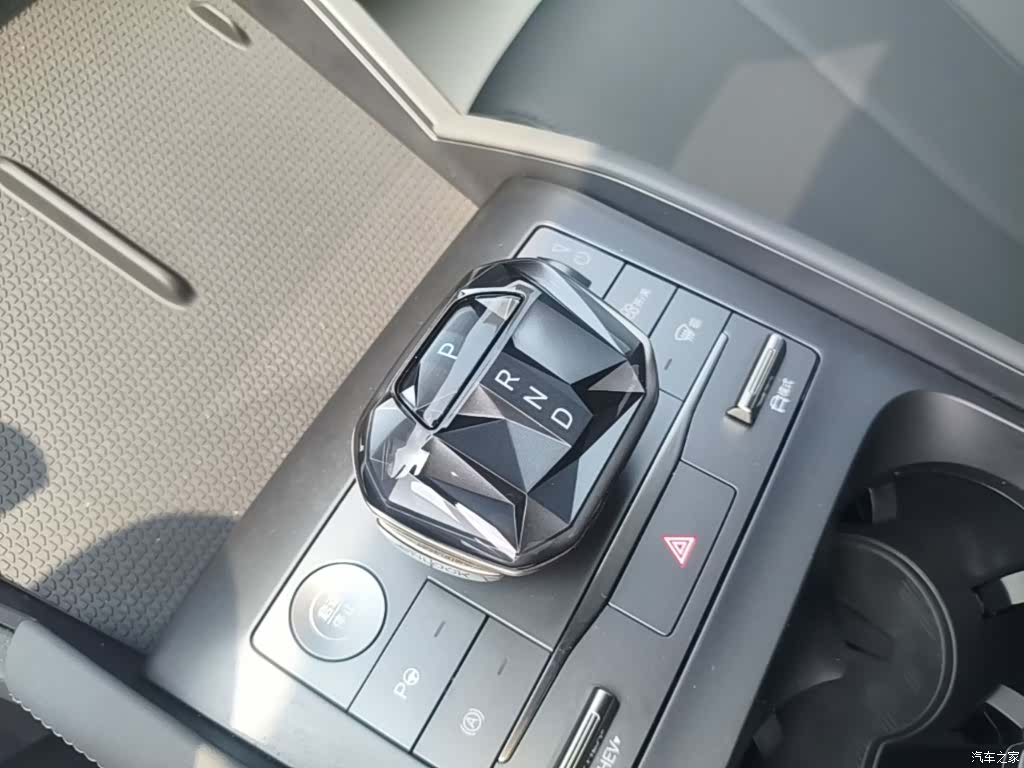 BYD Qin, 2025 14