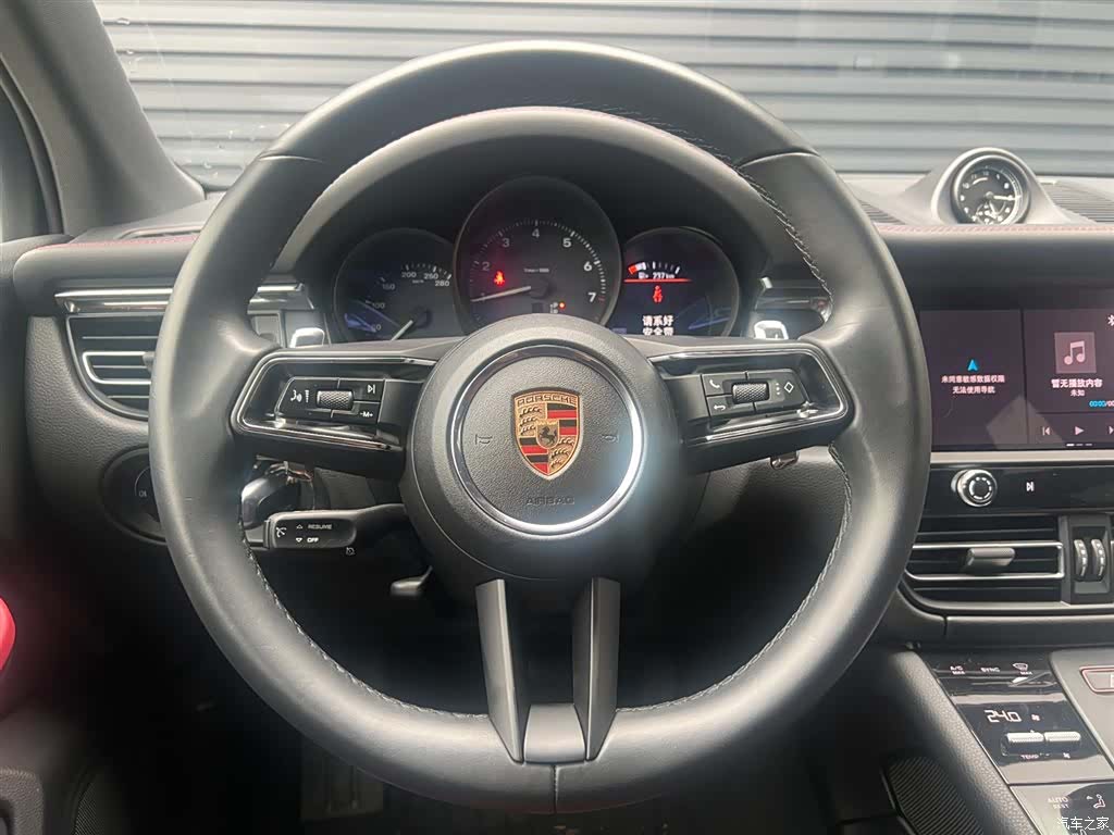 Porsche Macan, 2025 6
