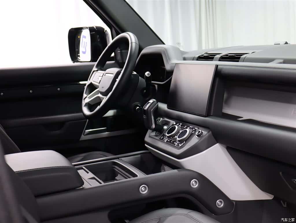 Land Rover Defender, 2024 18