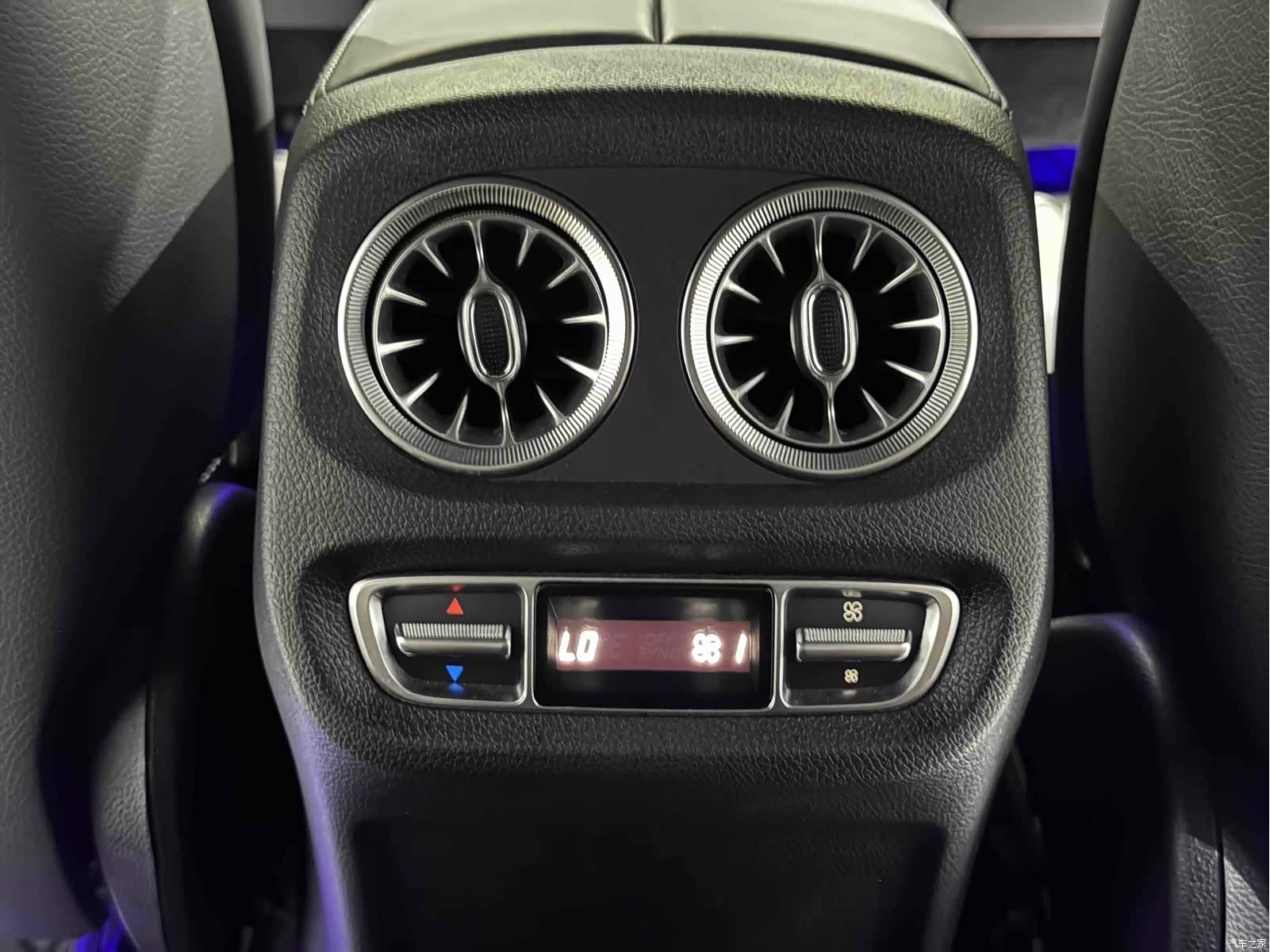 Mercedes-Benz G-Class, 2022 14