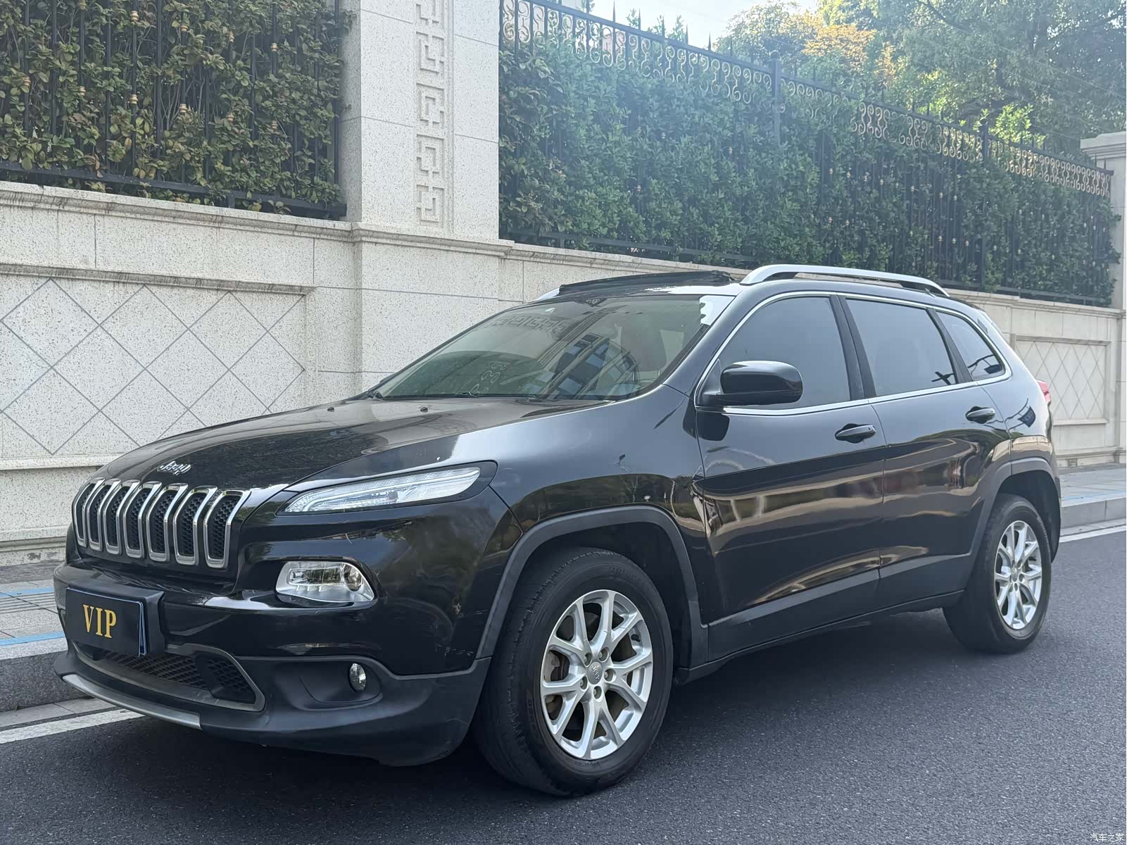 Jeep Cherokee, 2018 1