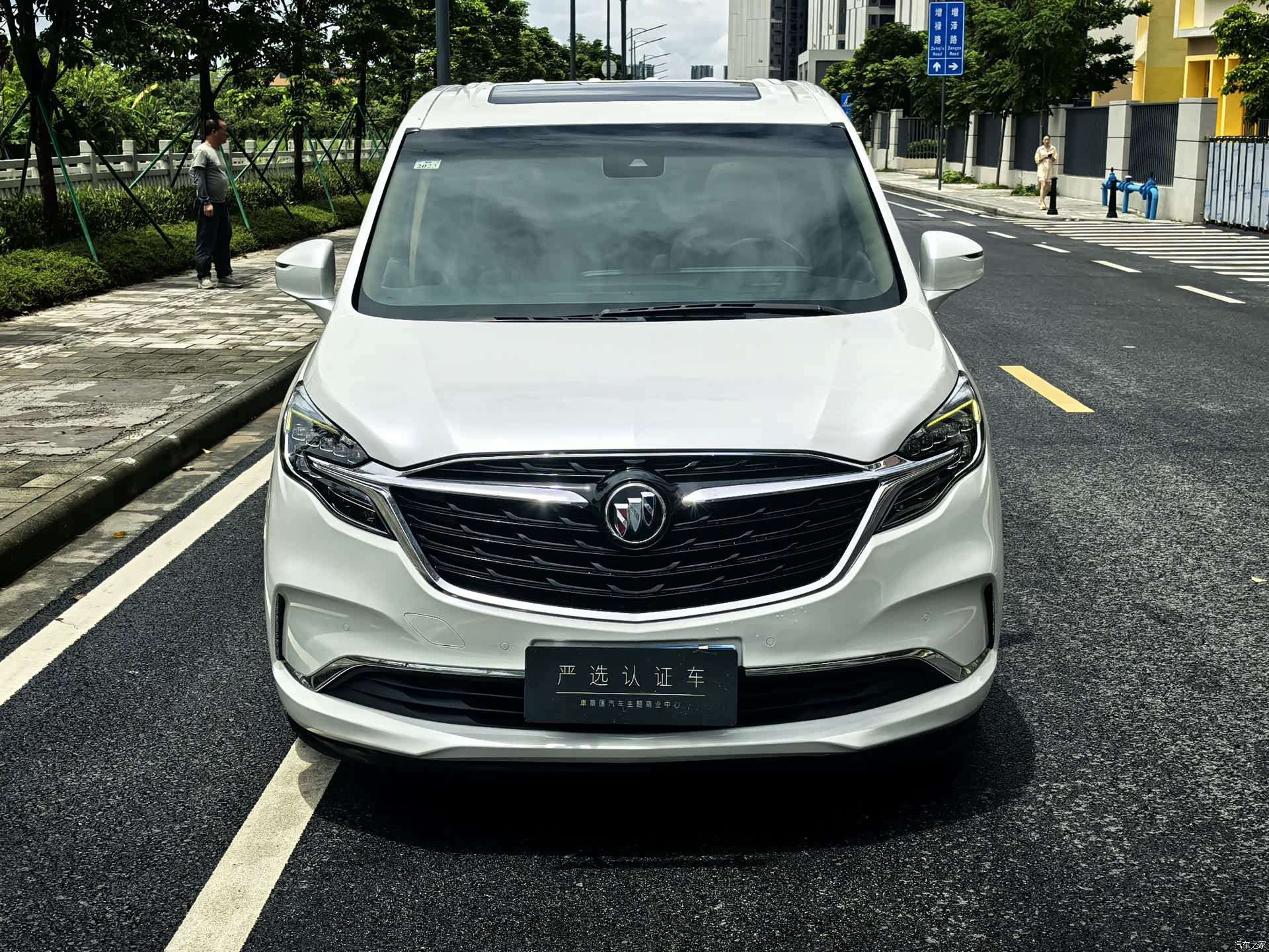 Buick GL8, 2021 3