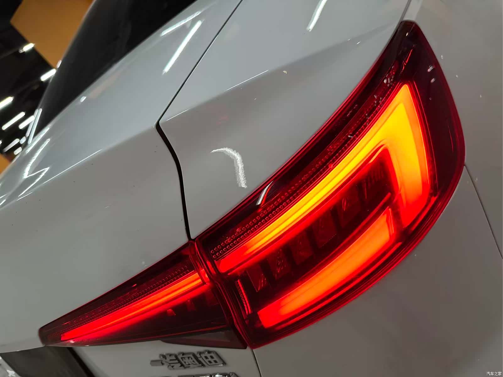 Audi A4L, 2019 14
