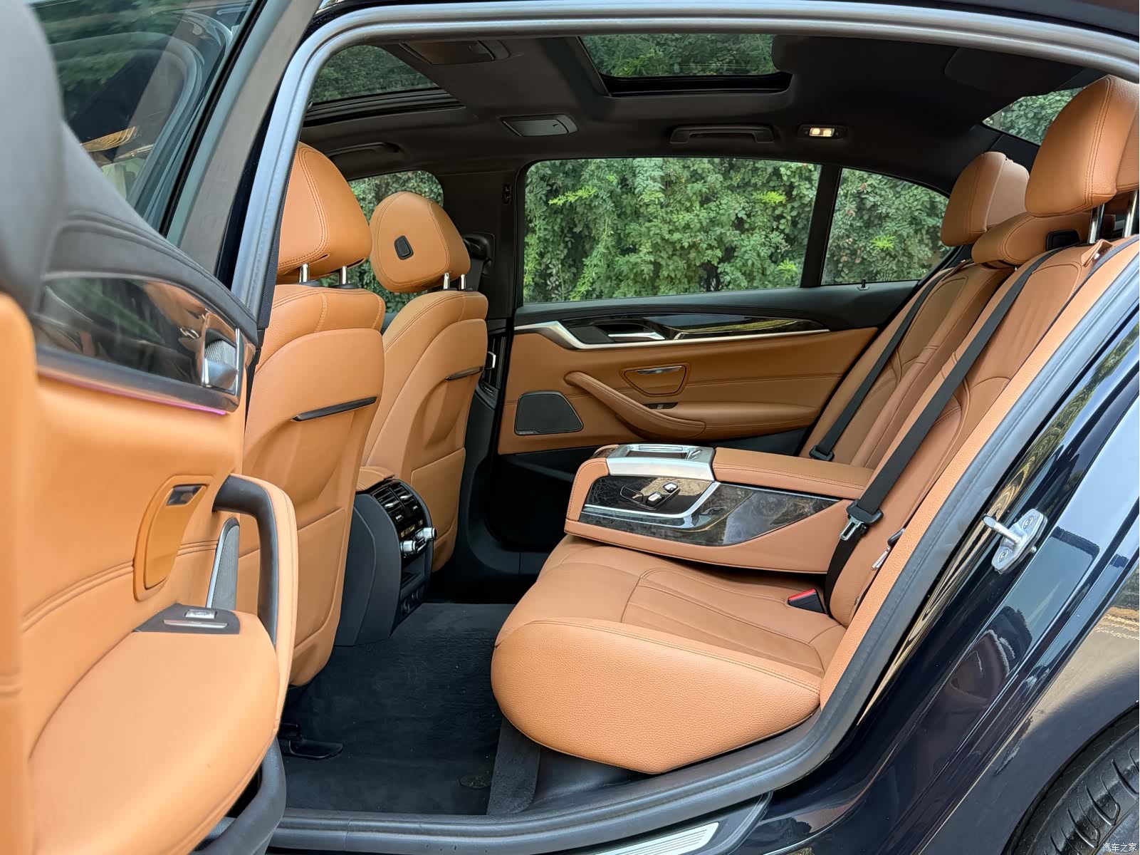BMW 5 Series, 2018 9