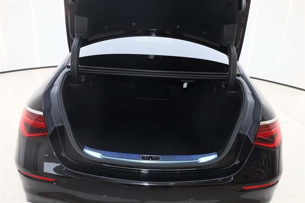 Mercedes-Benz S-Class, 2023 10