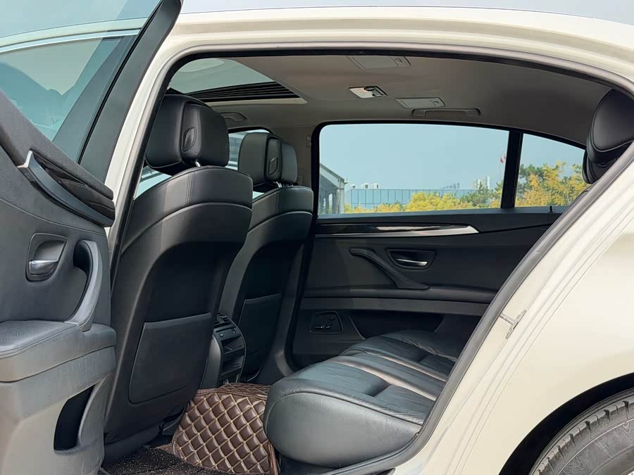 BMW 5 Series 2013, фото 13