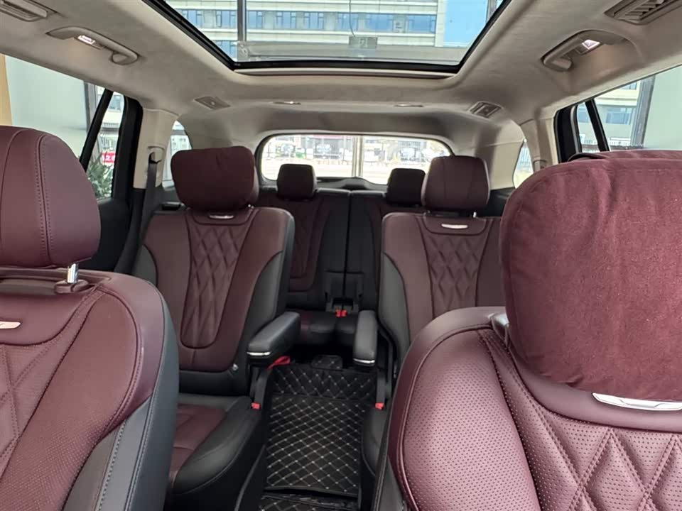 Hongqi HS7