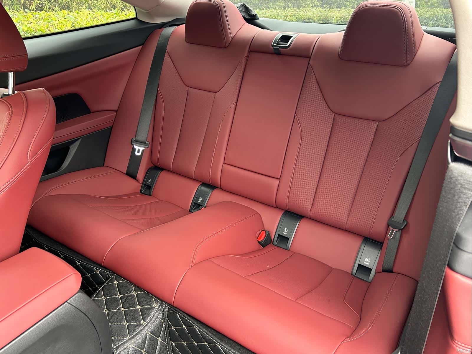 BMW 4 Series, 2025 13