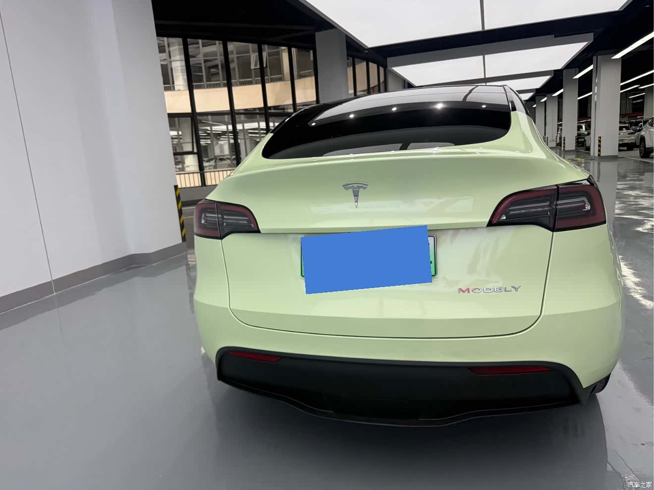 Tesla Model Y, 2023 17