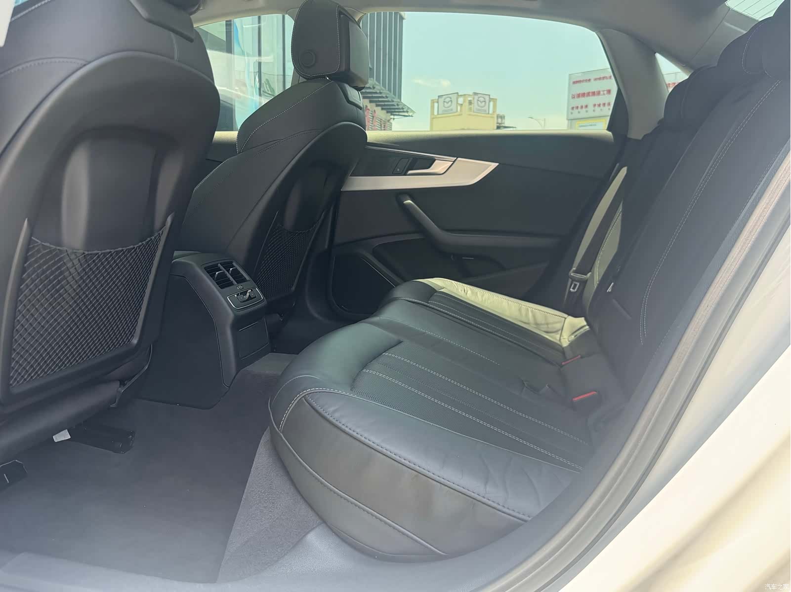 Audi A4L, 2020 9