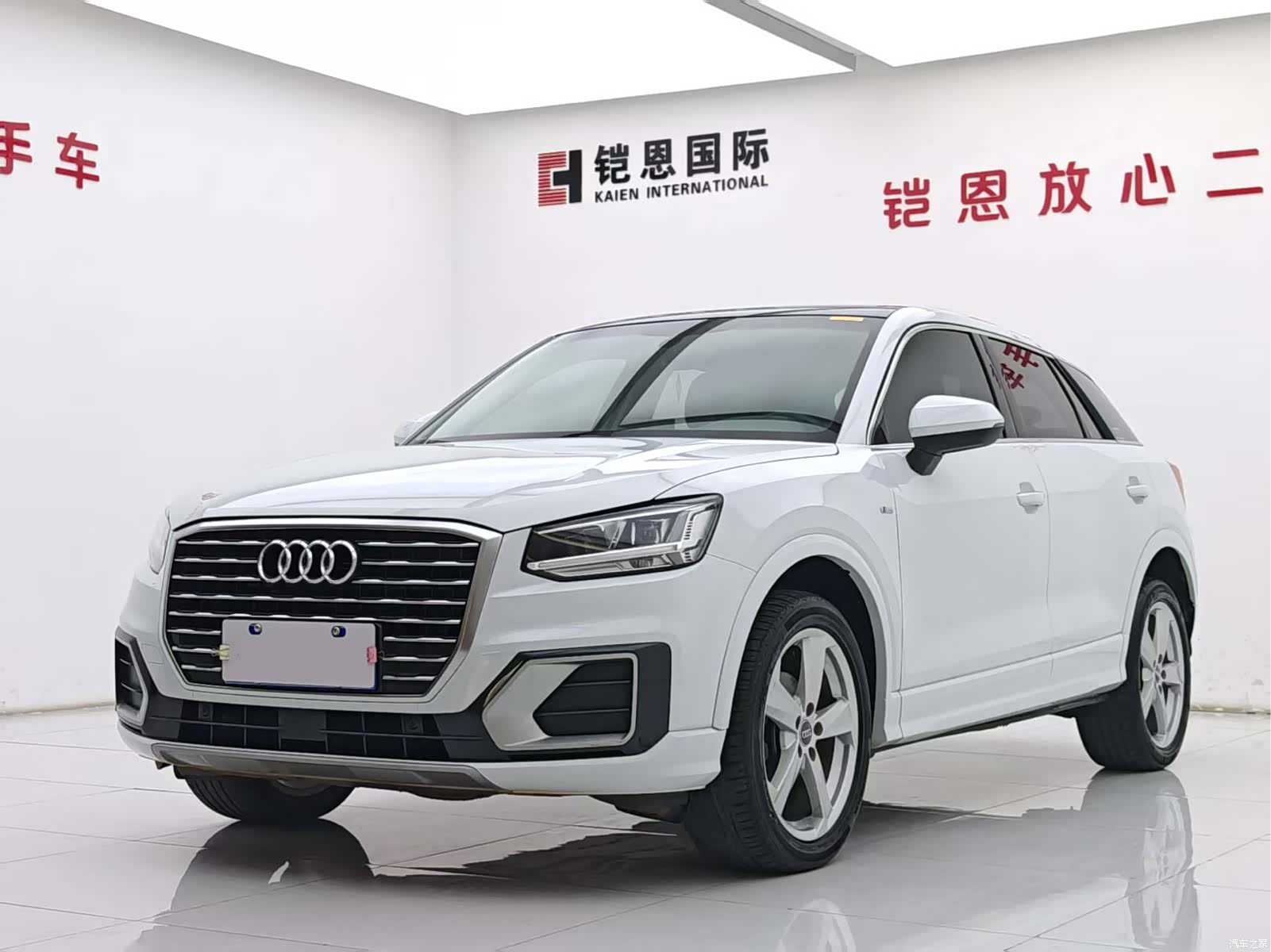 Audi Q2L, 2019 1