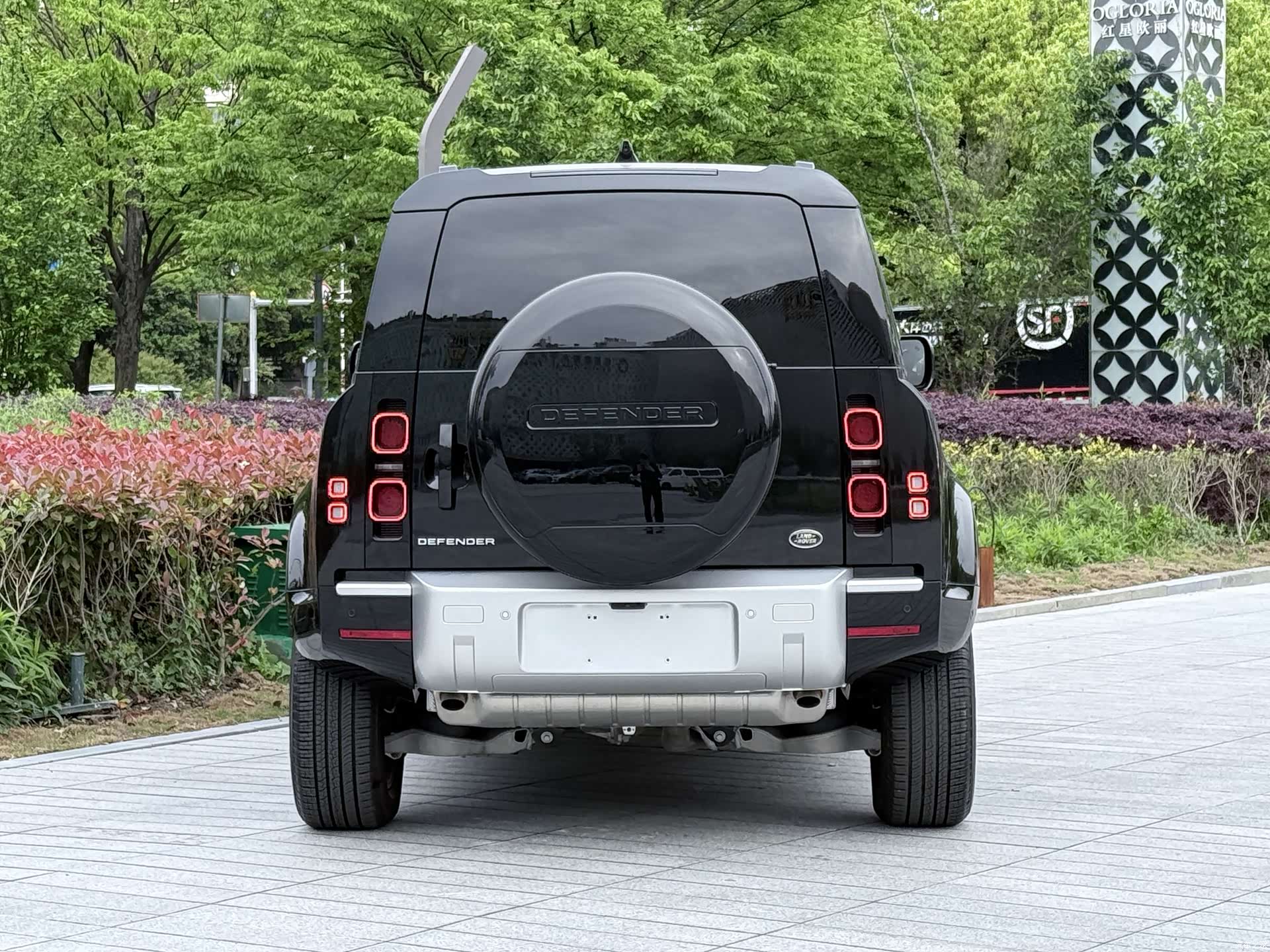 Land Rover Defender, 2024 9