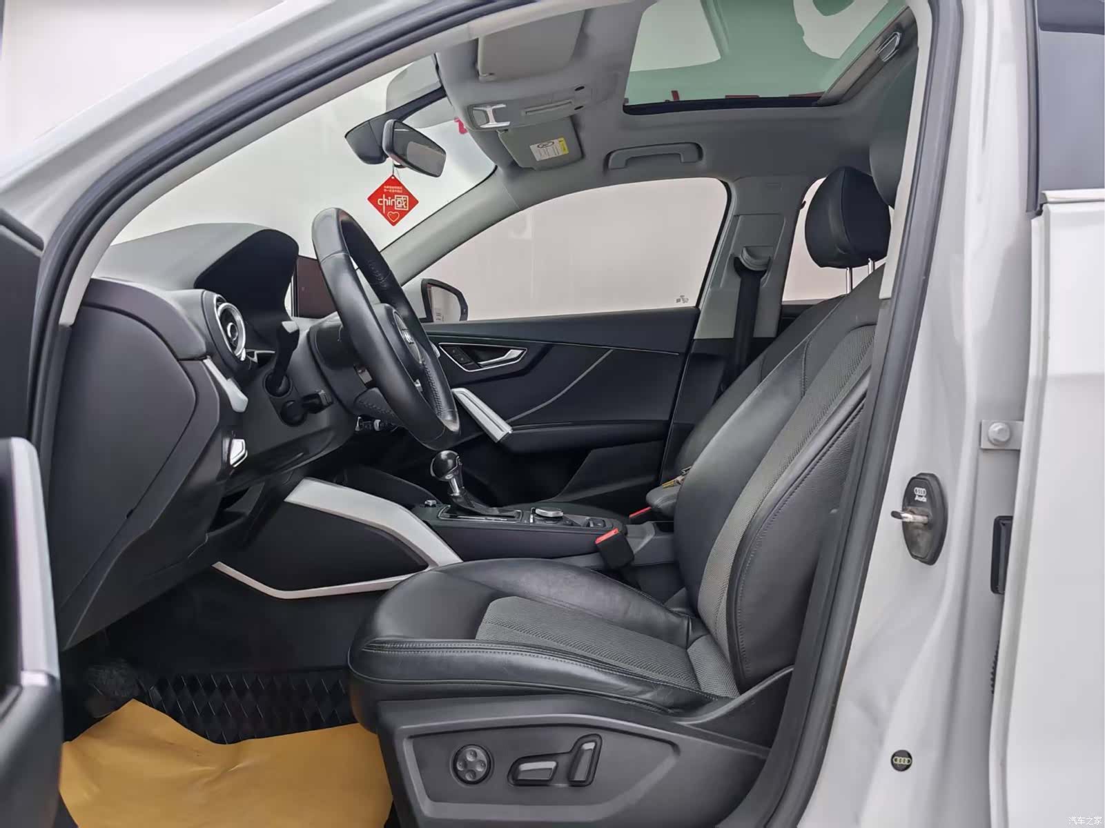 Audi Q2L, 2019 13