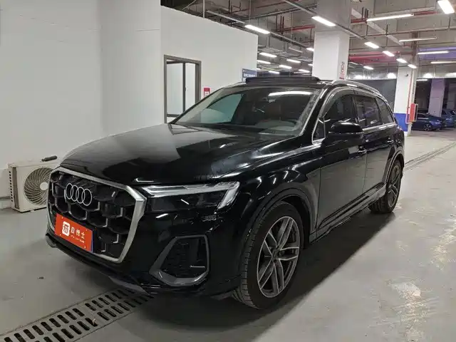 Audi Q7 2024 — купить из Китая под заказ