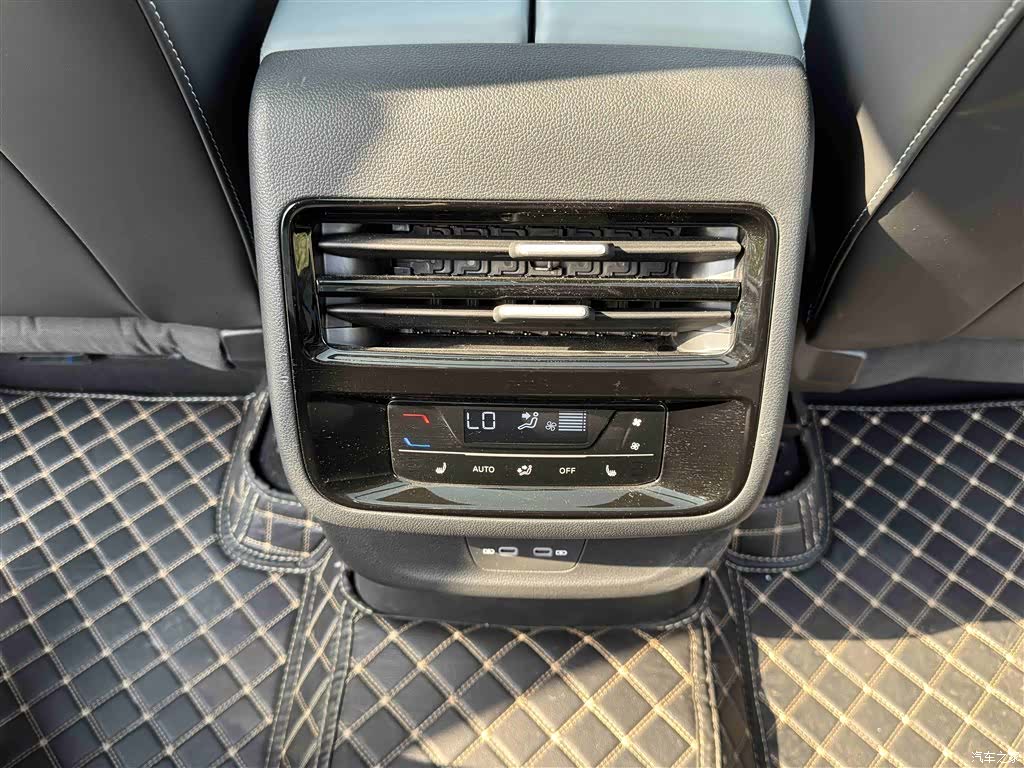 Volkswagen Teramont, 2025 11