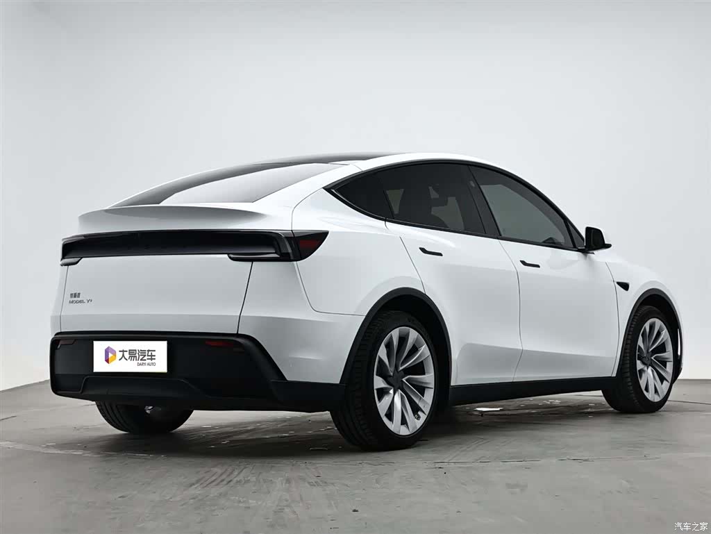 Tesla Model Y, 2025 3