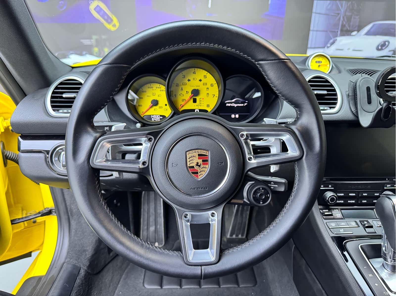 Porsche Cayman, 2020 все фото