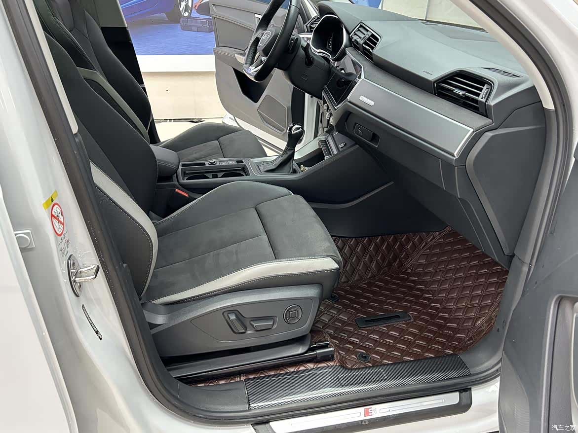 Audi Q3, 2023 13