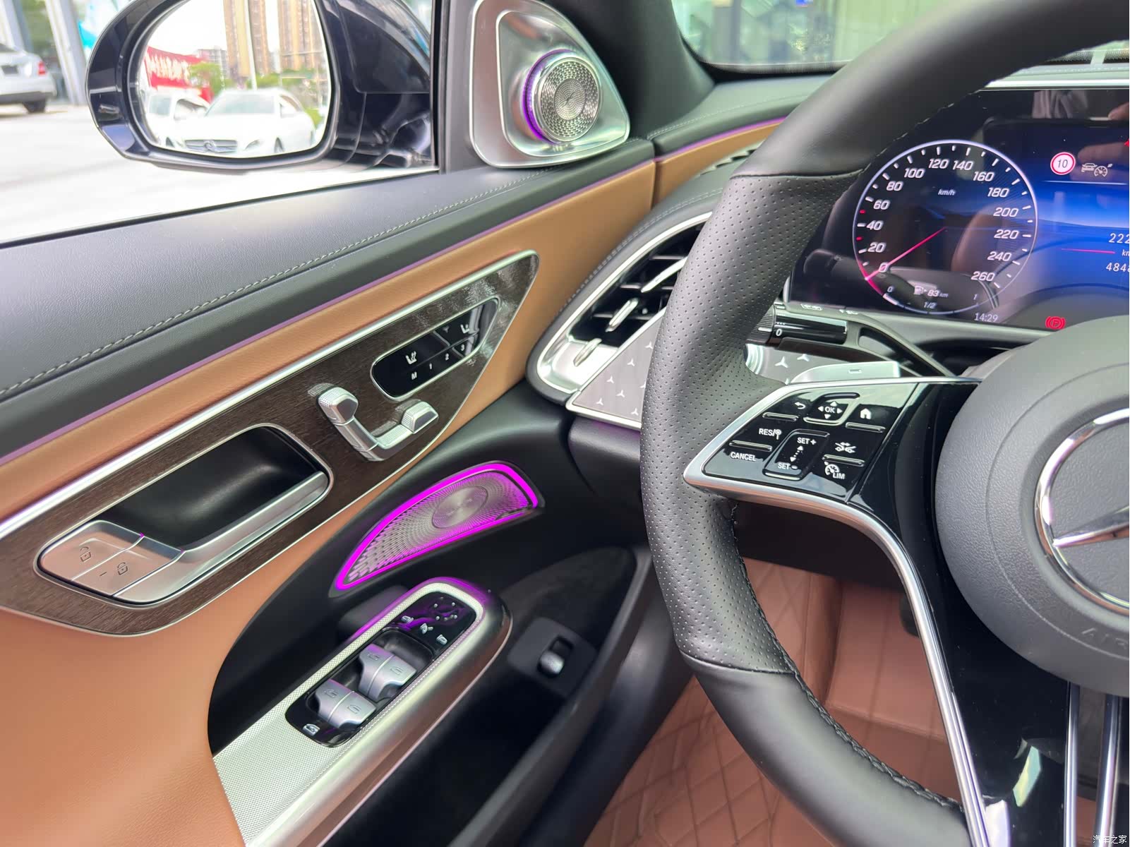 Mercedes-Benz E-Class, 2024 21