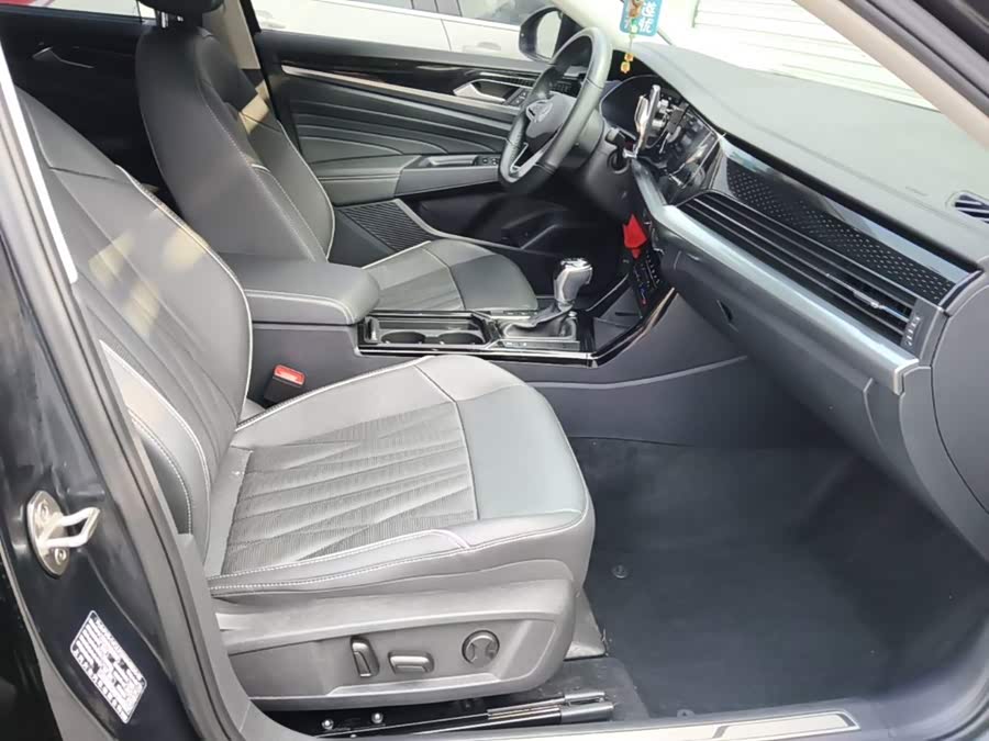 Volkswagen Passat 2023, фото 24