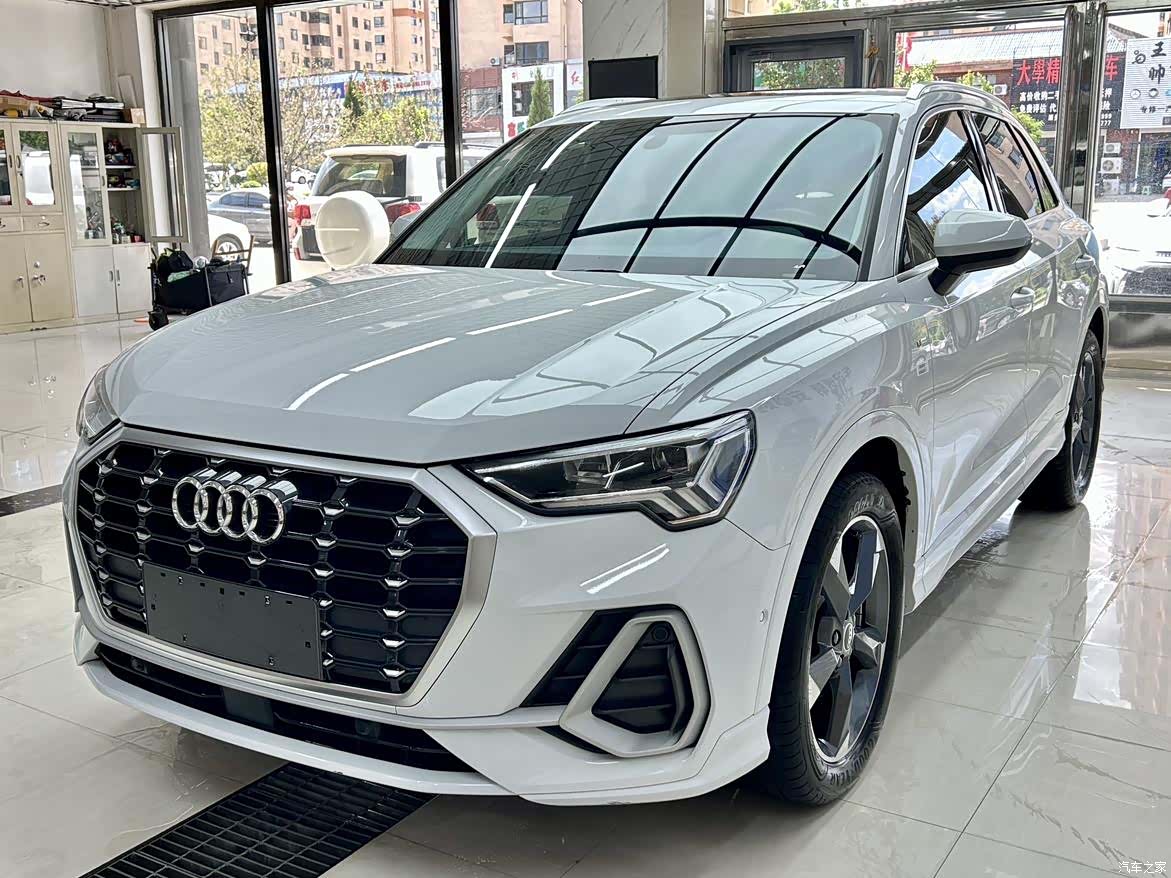 Audi Q3, 2023 1