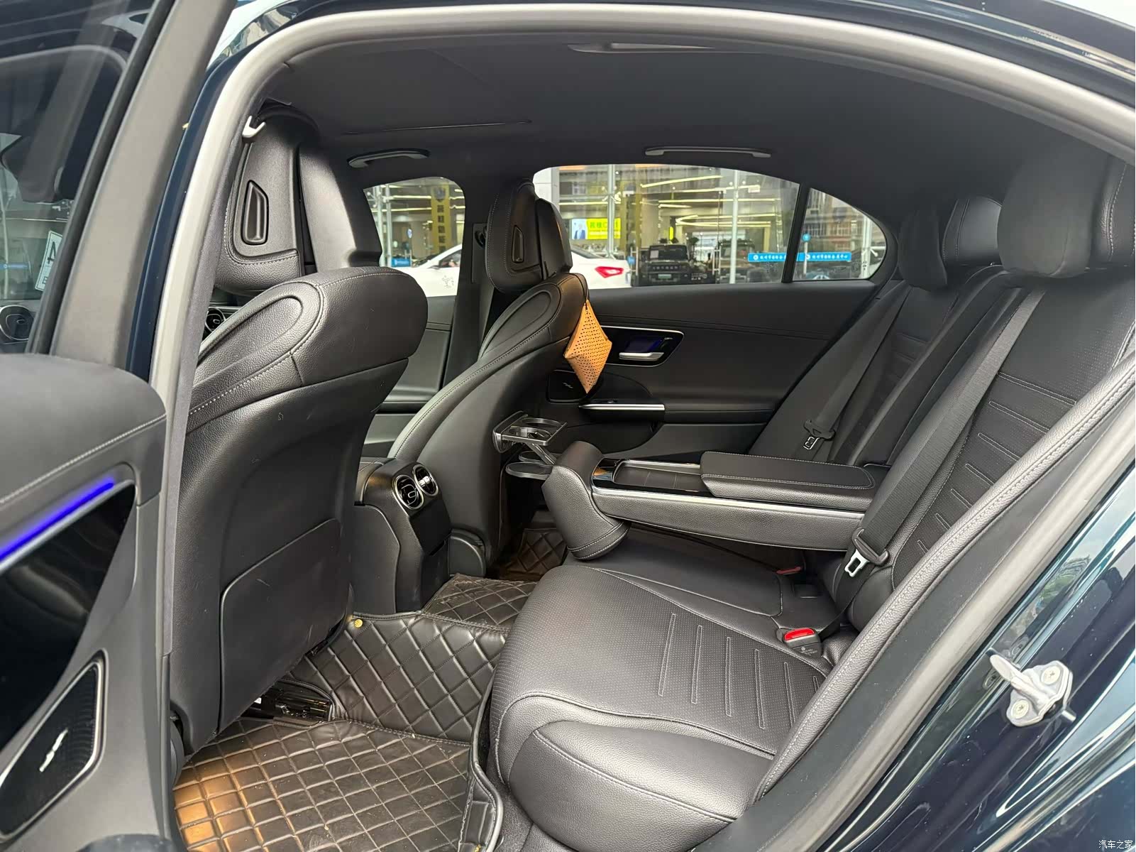 Mercedes-Benz C-Class, 2023 4