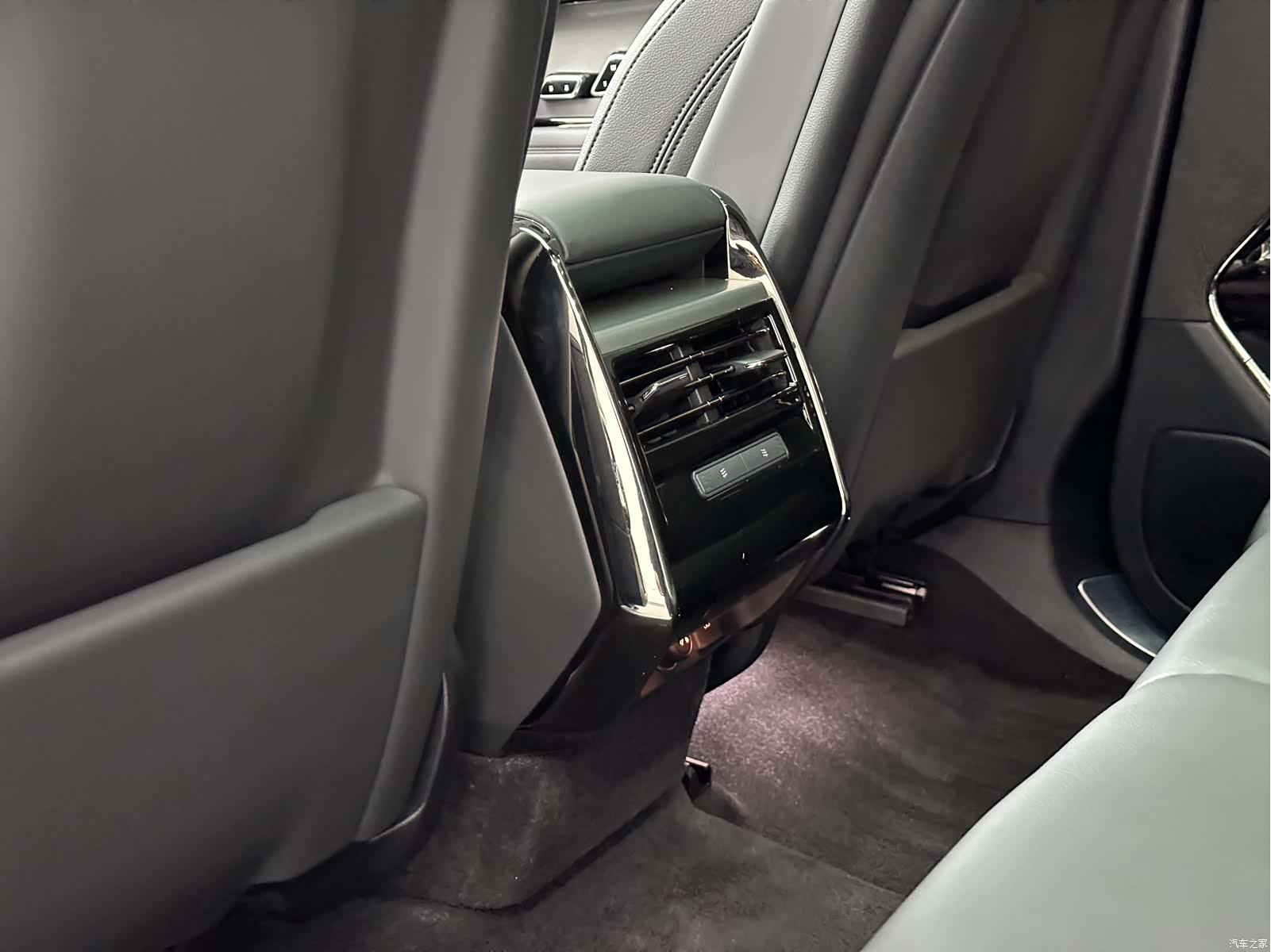 Land Rover Range Rover, 2023 17