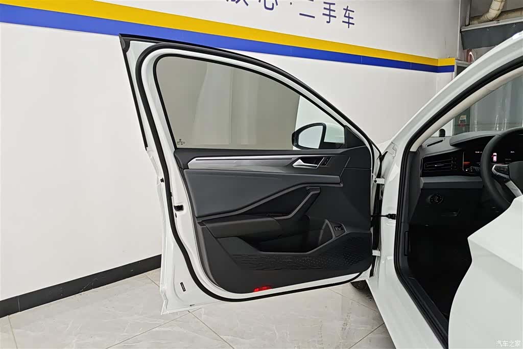 Volkswagen Sagitar, 2024 7
